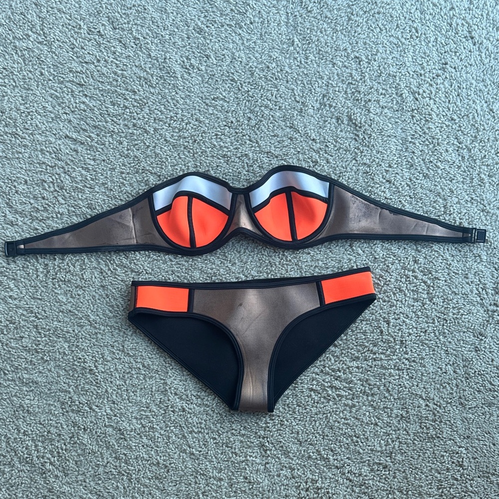 Elegant Women's Bikini Set - Black and Orange